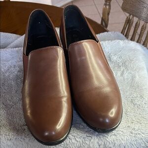 Classic Brown Leather lady shoes
